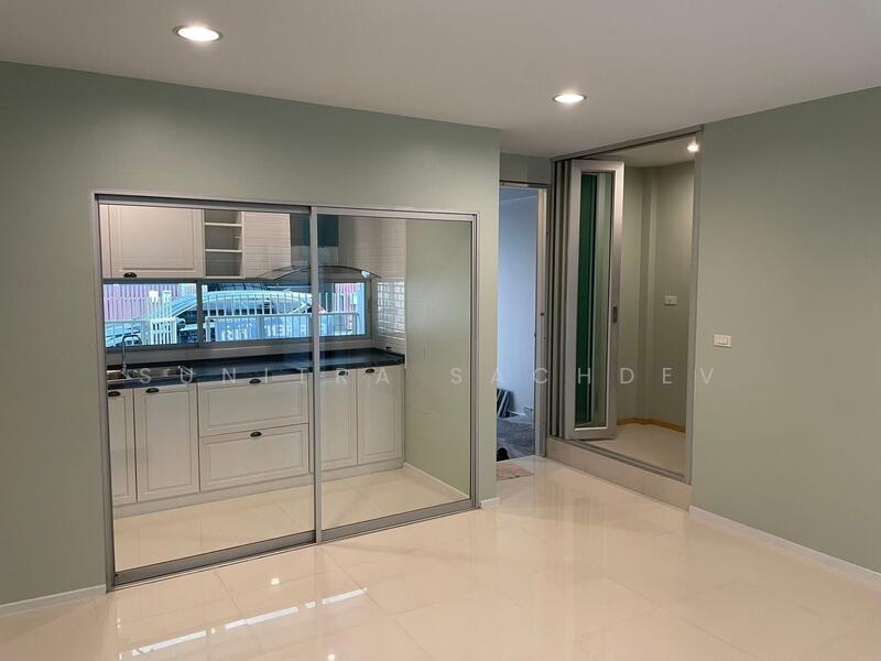 Noble Cube Pattanakarn, Bangkok, Phatthanakan Road, Suan Luang, Bangkok, 3 Bedrooms, 200 sqm, Townhouse For Rent, by Sunitra Sachdev, 11844829 - DDproperty.com