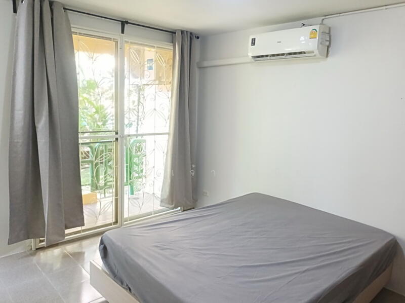 ห้องนอนใดญ่ - Master Bedroom