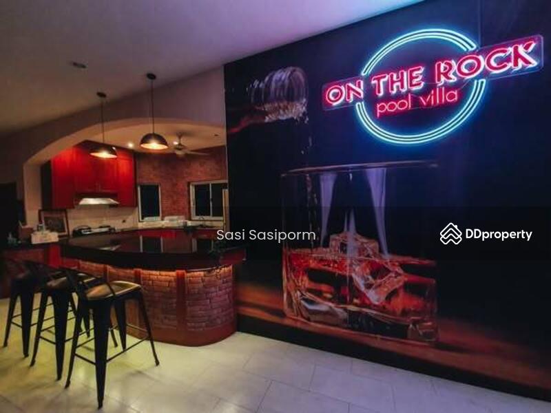 For Rent - Luxury 5 Bedrooms On The Rock Pattaya Pool Villa, Chon Buri