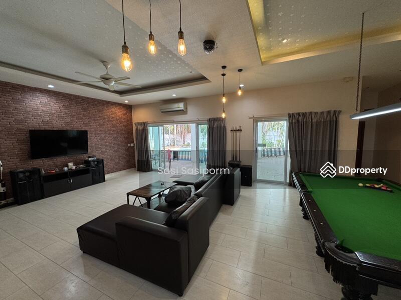 For Rent - Luxury 5 Bedrooms On The Rock Pattaya Pool Villa, Chon Buri