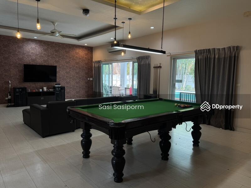 For Rent - Luxury 5 Bedrooms On The Rock Pattaya Pool Villa, Chon Buri