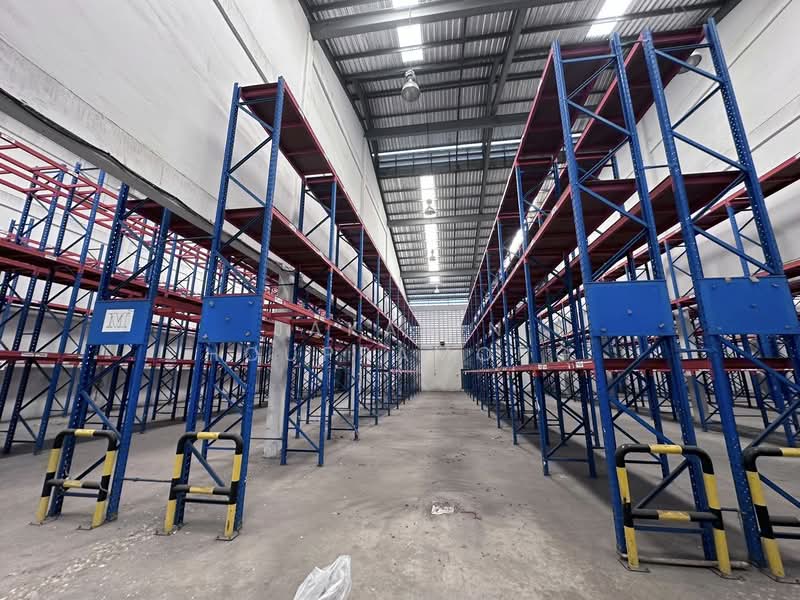 ให้เช่าโกดัง เทพารักษ์ อ.เมือง สมุทรปราการ ติดรถไฟฟ้า พื้นที่ 13,410 ตร.ม, Samut Prakan, Thepharak, Muang Samut Prakarn, Samut Prakan, , 1,728 sqm, Warehouse/Factory For Rent, by Jakarin Houpramong, 11846401 - DDproperty.com