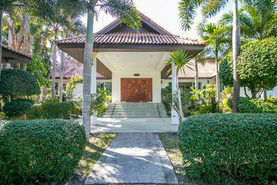 ขาย - บ้านพร้อมสวน และที่ดินขนาด 1 ไร่ ใกล้แหลมแม่พิมพ์ ระยอง, ระยอง