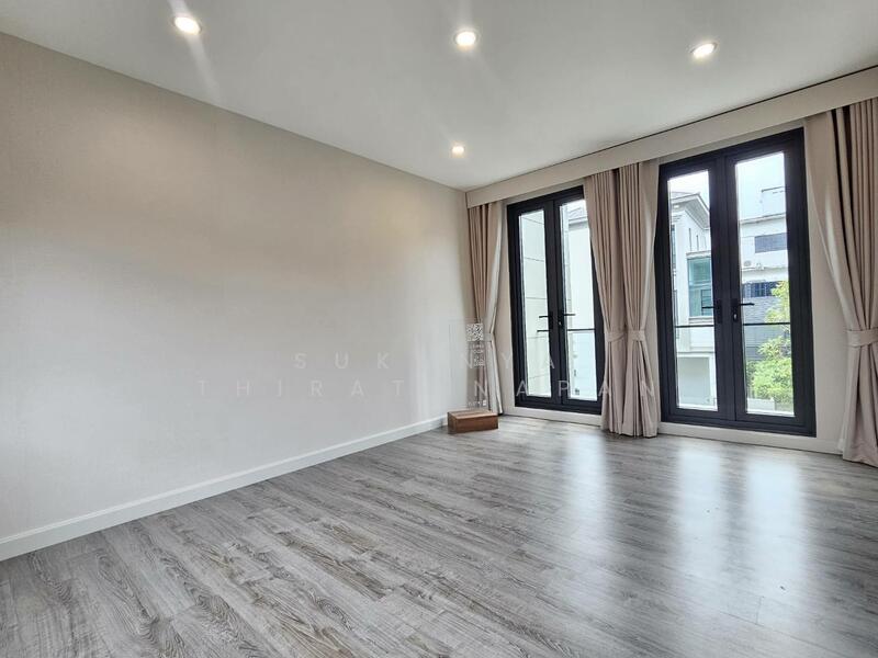 Baan Klang Muang Classe Ratchayothin, Bangkok, Chatuchak, Chatuchak, Bangkok, 3 Bedrooms, 238 sqm, Townhouse For Sale, by Sukanya Thiratanapan, 11847681 - DDproperty.com