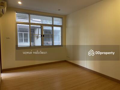 ขาย - Baan Klang Krung Resort (Ratchada 7) : บ้านกลางกรุงรีสอร์ท รัชดา ซอย7, กรุงเทพ