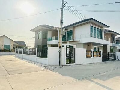 ขาย - ขายบ้านเดี่ยว หมู่บ้าน วิลล่า ฟอเรสต์ 271.30 ตร.ม. ใกล้ โรงเรียนนานาชาติ เวลส์, ชลบุรี