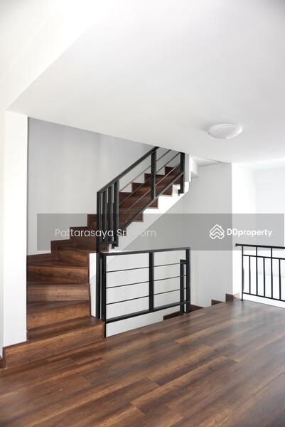 ขาย - 4-Br Townhouse in Lat Phrao (2022440), กรุงเทพ
