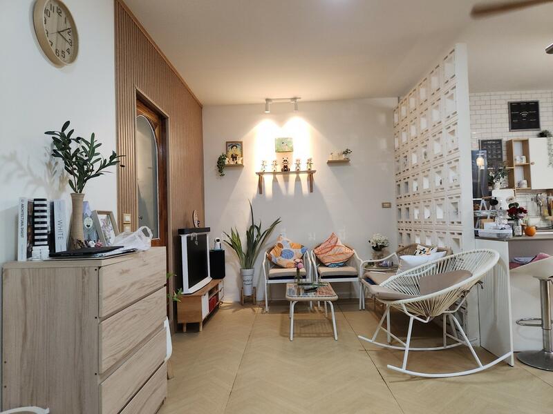 ขายบ้านชั้นเดียว โพธิ์กลาง เมืองโคราช | บ้านดีไซน์สวย พื้นที่กว้าง จัดผังเป็นสัดส่วน โซนทำงาน–สวน, นครราชสีมา, โพธิ์กลาง, เมืองนครราชสีมา, นครราชสีมา, 200 ตร.ม., บ้านเดี่ยว ขาย, โดย คุณเอ็มมี่, 11850272 - DDproperty.com