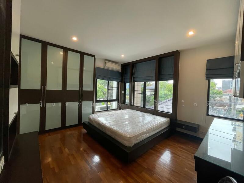 House Ratchada 32, Bangkok, Chan Kasem, Chatuchak, Bangkok, 4 Bedrooms, 450 sqm, Single Detached House For Rent, by ปรินทร์ญาดา ชิณโชติ, 11850831 - DDproperty.com