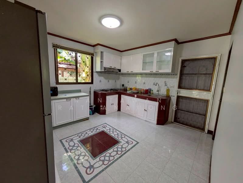 House for rent in Nimmannoradee village, close to BigC Hang Dong1, Mae Hia, Chiang Mai, Mae Hia, Muang Chiang Mai, Chiang Mai, 3 Bedrooms, 120 sqm, Single Detached House For Rent, by Nantawan Rattanapong, 11853261 - DDproperty.com