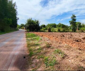 ขาย - ขายที่ดินบ่อวินซอยตลาดลุงอ้วนเนื้อที่ 5 ไร่ หลังนิคมอีสเทอร์ซีบอร์ด ใกล้ถนนเส้น331-8กม., ชลบุรี