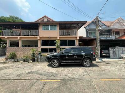 ขาย - ขายบ้านแฝด หมู่บ้านรัชธานี 6 140 ตร.ม. ใกล้ ตลาดนัดสายไหม, กรุงเทพ