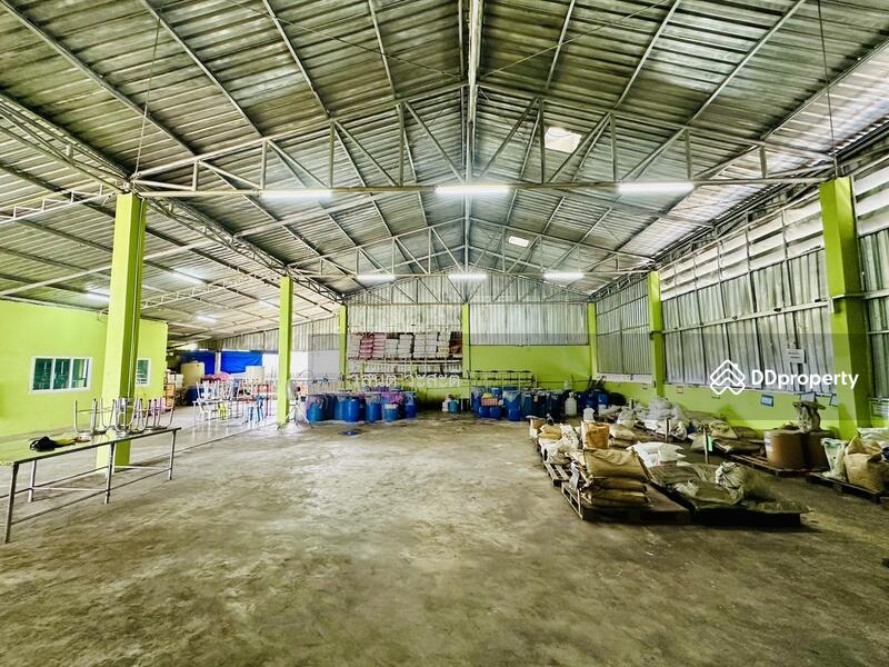 ขาย - ขายโกดัง , ออฟฟิศ ,สำนักงาน ,ติดถนนมอเตอร์เวย์ลำลูกกา พื้นที่ 200 ตร.ว. สามารถเข้าทำประโยชน์ได้เลย, ปทุมธานี