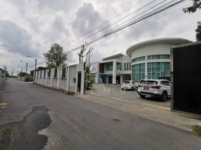 ขาย - บ้านพร้อมโกดัง ลาดกระบัง ฉลองกรุง, กรุงเทพ