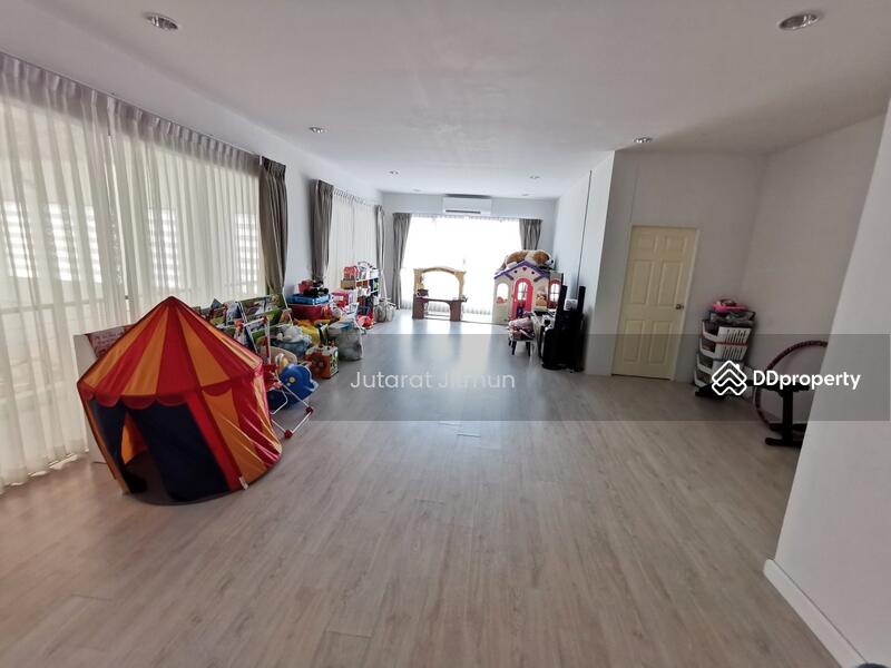 ขาย - บ้านพร้อมโกดัง ลาดกระบัง ฉลองกรุง, กรุงเทพ