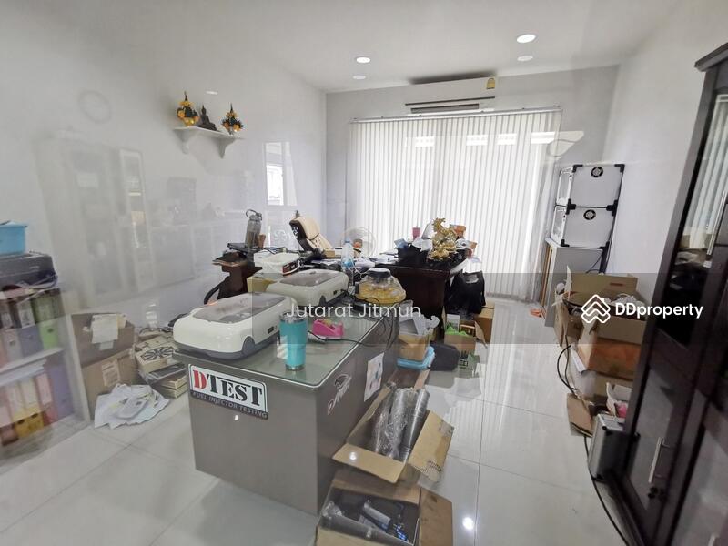 ขาย - บ้านพร้อมโกดัง ลาดกระบัง ฉลองกรุง, กรุงเทพ