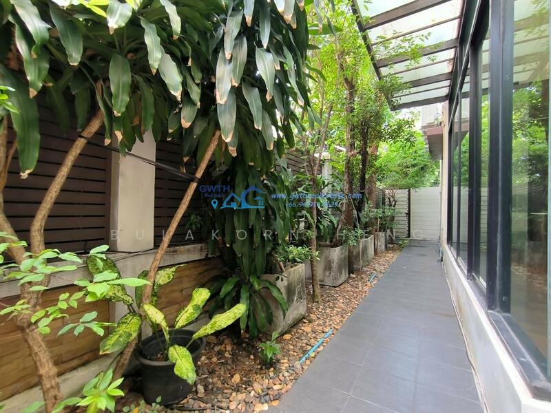 3 Bedrooms - House for rent near Phrom Phong BTS, Bangkok, Khong Tan, Khlong Toei, Bangkok, 3 Bedrooms, 300 sqm, Single Detached House For Rent, by Bulakorn Heng, 11858826 - DDproperty.com