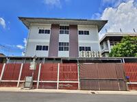 ขาย - ขายอาคารสำนักงาน 3 ชั้น 860 ตรม. อ่อนนุช 66 เดินไปรถไฟฟ้าสายสีเหลือง สถานีศรีนครินทร์ 38 เพียง 350 ม, กรุงเทพ