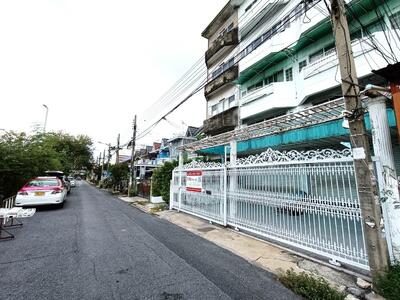 ขาย - ตึกแถว 5 ชั้น ซ.พหลโยธิน 75 โครงสร้างแข็งแรงใกล้ดอนเมือง, กรุงเทพ