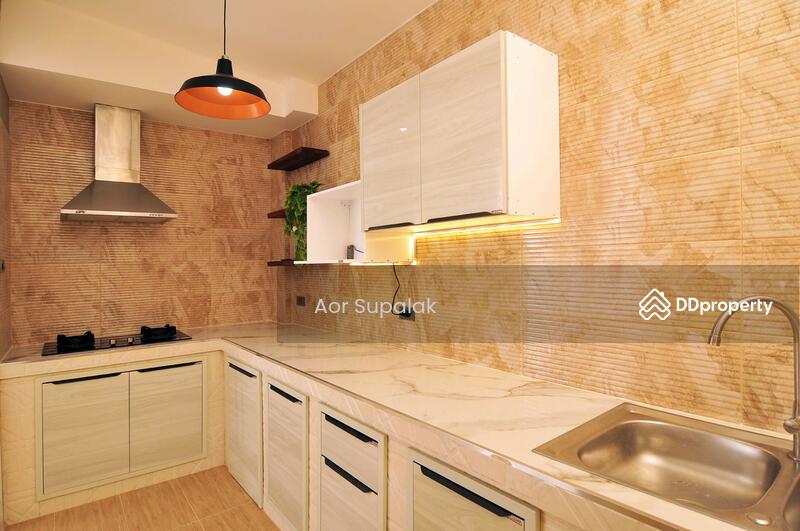 For Sale - 3BR Townhouse near CDC, Bangkok