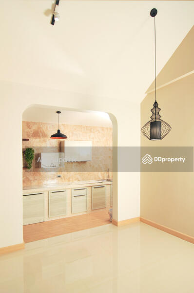 For Sale - 3BR Townhouse near CDC, Bangkok