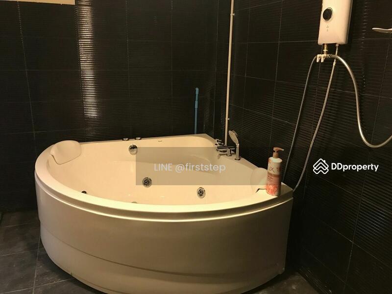 For Rent - 2-unit, 5-storey commercial building, Rama 9 Fortune, Bangkok