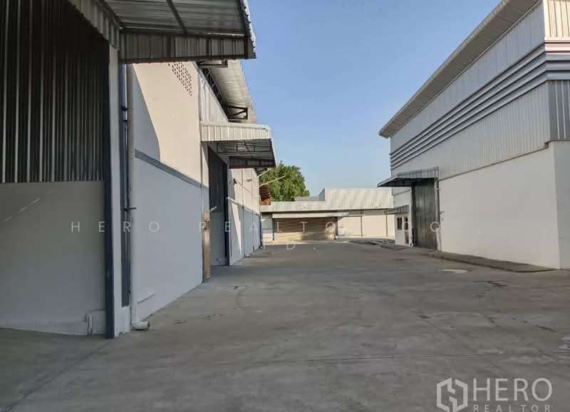 For Rent Warehouse on Onnut Road BTS On Nut MRT Si Nut BRE24221, Bangkok, Suan Luang, Bangkok, , 330 sqm, Warehouse/Factory For Rent, by Hero Realtor Co., Ltd., 11862139 - DDproperty.com