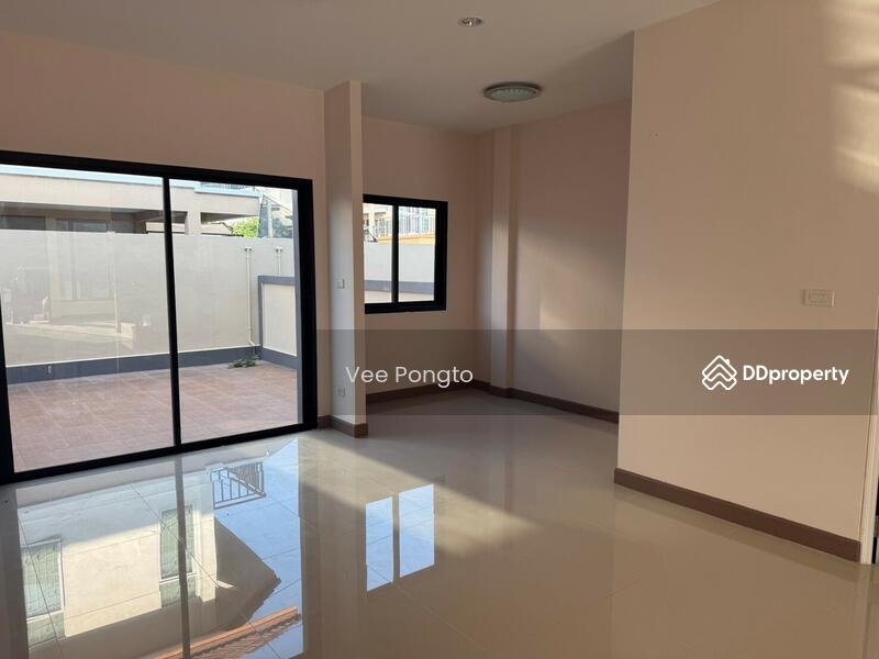 ขาย - Spacious 3 Bedrooms Townhome in the Heart of Hua Hin City, ประจวบคีรีขันธ์