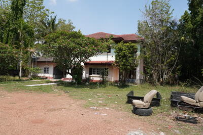 ขาย - ขายที่ดินพร้อมบ้านกลางแหล่งชุมชน ทำเลทอง อ.ยางตลาด จ.กาฬสินธุ์ พร้อมใช้งาน ติดถนนใหญ่ ศักยภาพสูง, กาฬสินธุ์