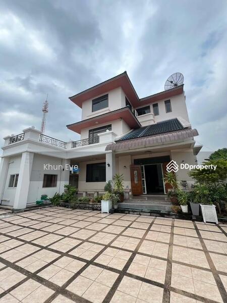 For Rent - Single house in Ladprao 93 Suitable for living and home office ( SPSEVE913 ), Bangkok