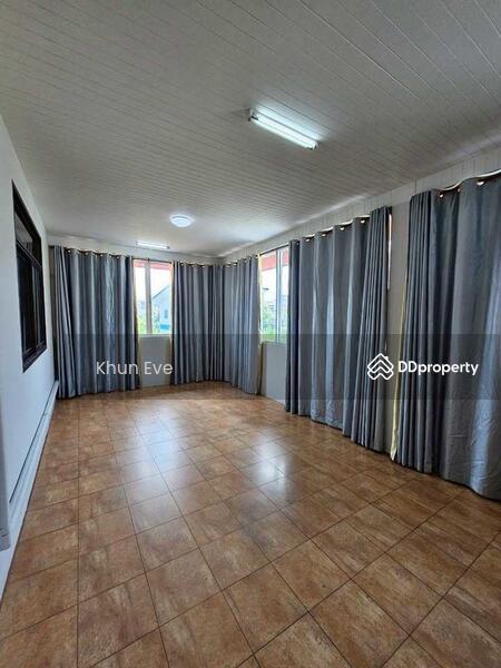 For Rent - Single house in Ladprao 93 Suitable for living and home office ( SPSEVE913 ), Bangkok