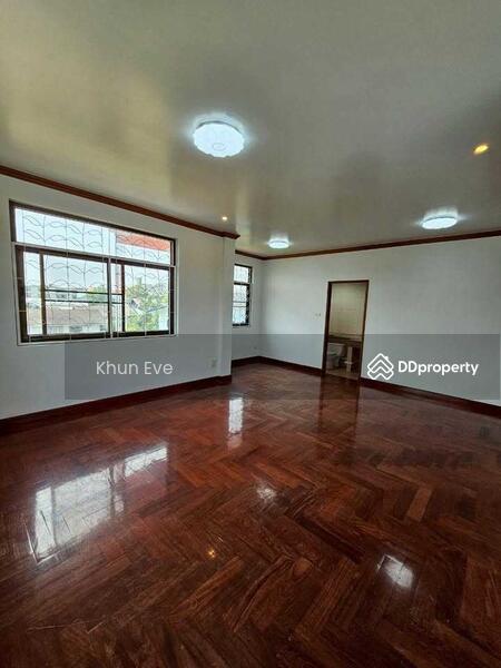 ให้เช่า - บ้านเดี่ยว 3 ชั้น ในซอยลาดพร้าว 93 เหมาะสำหรับอยู่อาศัยและทำโฮมออฟฟิศ (SPSEVE913), กรุงเทพ