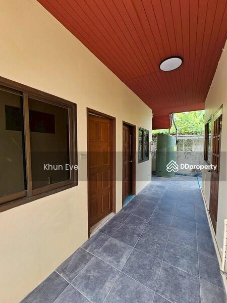 For Rent - Single house in Ladprao 93 Suitable for living and home office ( SPSEVE913 ), Bangkok