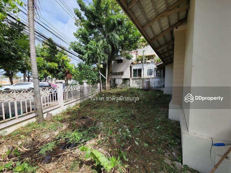 มีพื้นที่ข้างบ้านใหญ่ กว้างขวาง ต่อเติมได้