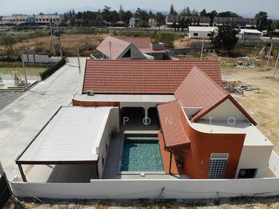 ขาย - Luxury Living in Moroccan Tropical Elegance for Sale, ประจวบคีรีขันธ์