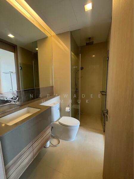 The Esse Asoke, Bangkok, 333 Soi Sukhumvit 21, Sukhumvit Road, Khlongtoei Nua, Watthana, Bangkok, 2 Bedrooms, 75 sqm, Condo For Rent, by Napawadee Homhuk, 11863787 - DDproperty.com