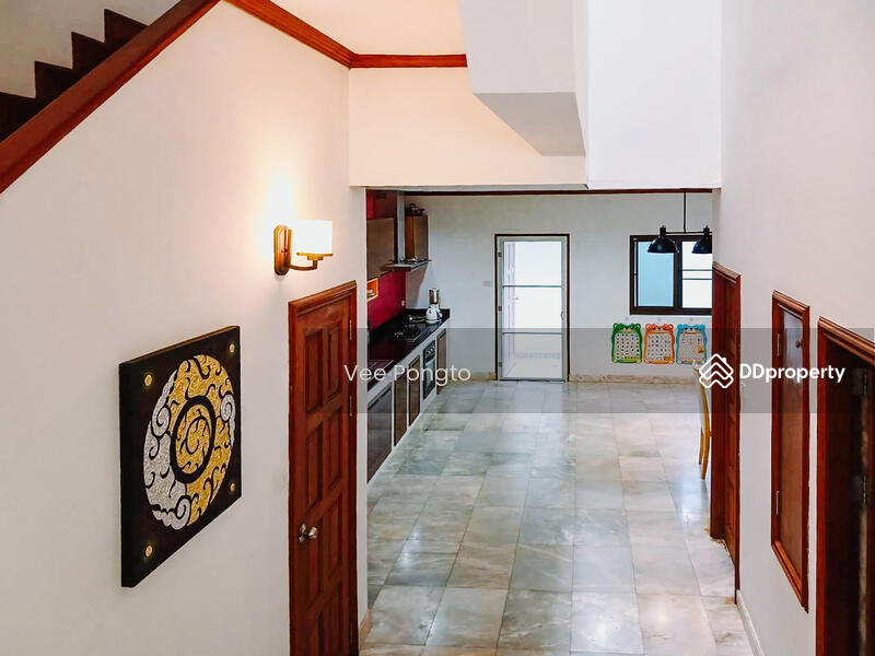ขาย - 3 Storys Townhouse with Sea View Rooftop in Hua Hin City, ประจวบคีรีขันธ์
