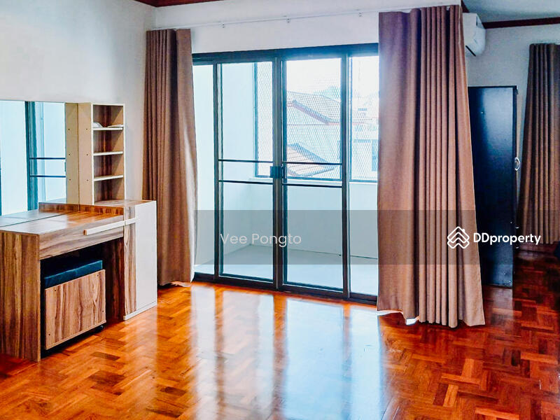 ขาย - 3 Storys Townhouse with Sea View Rooftop in Hua Hin City, ประจวบคีรีขันธ์