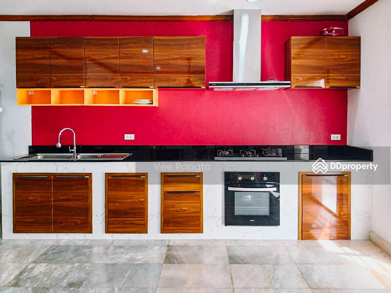 ขาย - 3 Storys Townhouse with Sea View Rooftop in Hua Hin City, ประจวบคีรีขันธ์