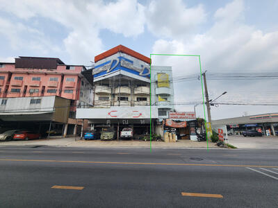 ขาย - อาคารพาณิชย์ 4 ชั้นครึ่งใกล้บิ๊กซีซูเปอร์เซ็นเตอร์รังสิตคลอง3 ปทุมธานี (หลังมุมขายพร้อมเช่า), ปทุมธานี