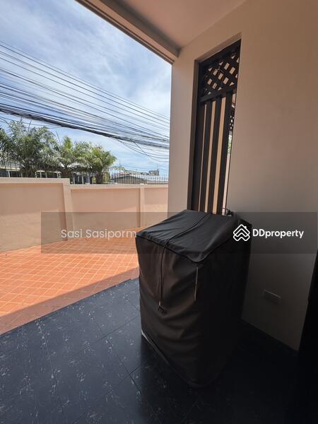 For Rent - Elegant 4 Bedrooms Pool Villa in Pratamnak, Chon Buri