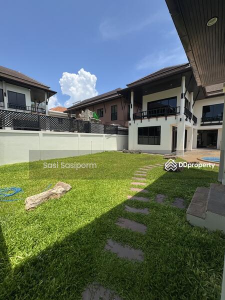 For Rent - Elegant 4 Bedrooms Pool Villa in Pratamnak, Chon Buri