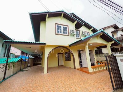 ขาย - ขายบ้านเดี่ยวมือสองศรีราชา ราคาถูก หลังใหญ่ 2 ชั้น, ชลบุรี