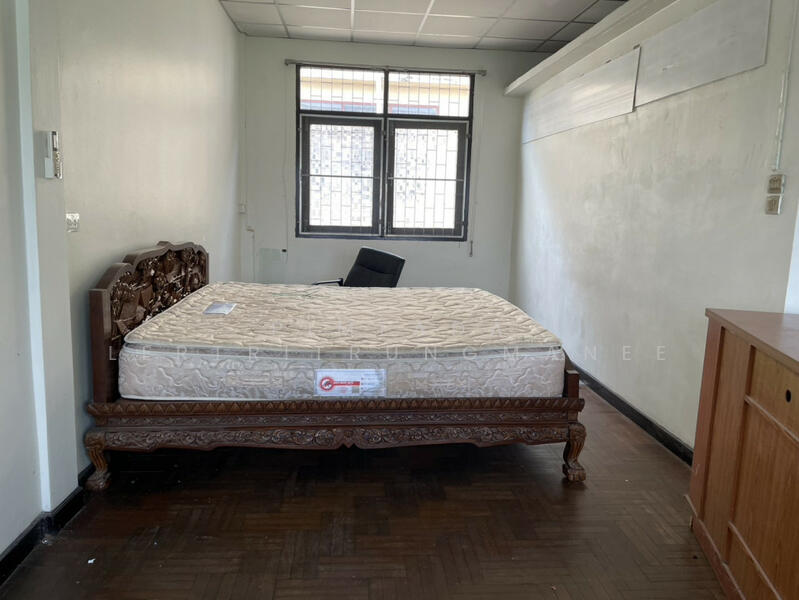 อาคารพาณิชย์ 3 ชั้นครึ่ง ซอย อิสรภาพ 11, Bangkok, - -, Hi Runruche, Thon Buri, Bangkok, , 200 sqm, Shophouse For Sale, by Pimlada Lertritrungmanee, 11866184 - DDproperty.com