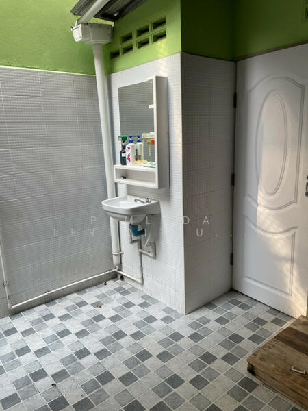 อาคารพาณิชย์ 3 ชั้นครึ่ง ซอย อิสรภาพ 11, Bangkok, - -, Hi Runruche, Thon Buri, Bangkok, , 200 sqm, Shophouse For Sale, by Pimlada Lertritrungmanee, 11866184 - DDproperty.com