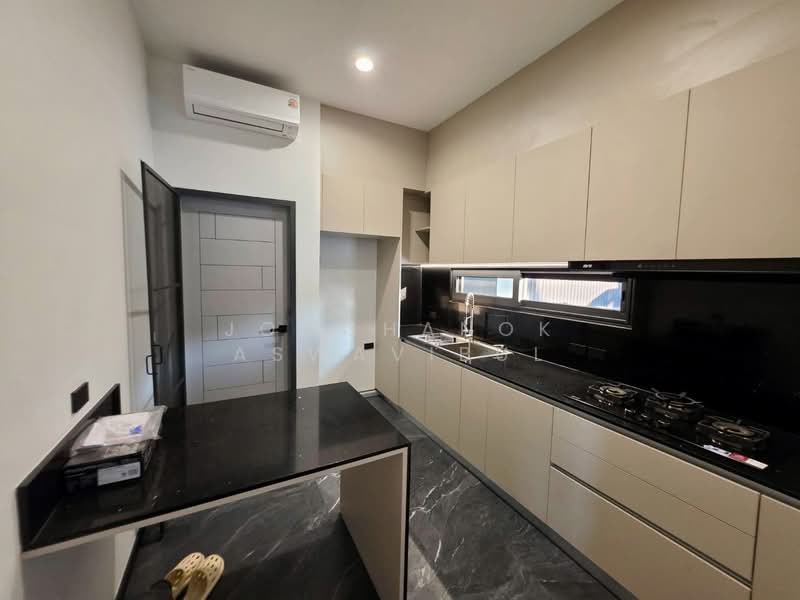 Panya Pattanakarn Village, Bangkok, Soi Phatthanakarn 30, Suan Luang, Suan Luang, Bangkok, 6 Bedrooms, 800 sqm, Single Detached House For Sale, by Jomchanok Aswavibul, 11866493 - DDproperty.com