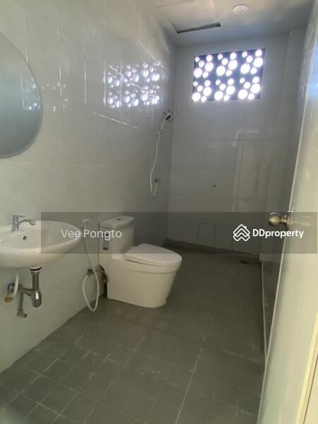 ขาย - Brand New House in a Market Area, ประจวบคีรีขันธ์