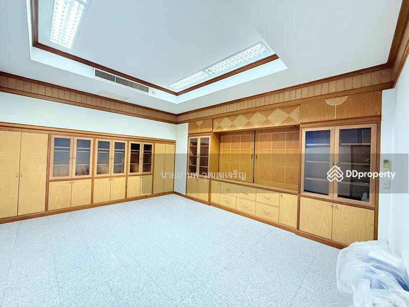 For Sale - ขายอาคาร ถนนเอกชัย พร้อมที่ดินแปลงสวย, Bangkok