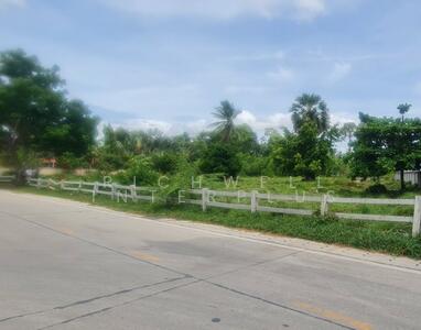 ขาย - ขายที่ดินห้วยใหญ่ พัทยา 9 ไร่ แบ่งขาย4-5ไร่ ติดถนน2ด้านซอยห้วยยายจีน, ชลบุรี