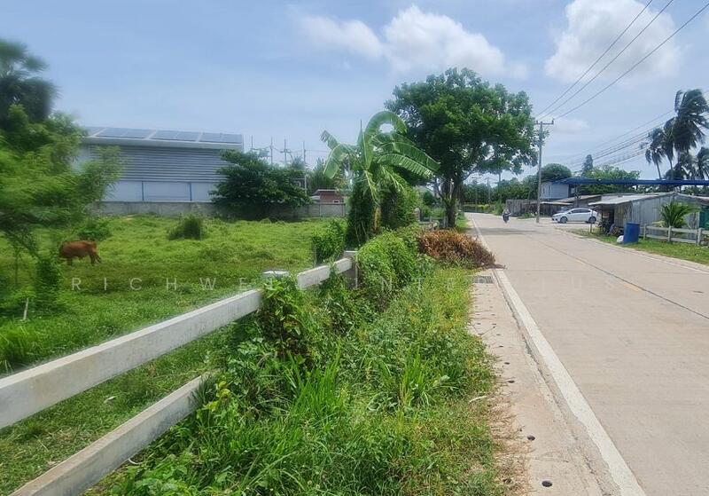 ขาย - ขายที่ดินห้วยใหญ่ พัทยา 9 ไร่ แบ่งขาย4-5ไร่ ติดถนน2ด้านซอยห้วยยายจีน, ชลบุรี